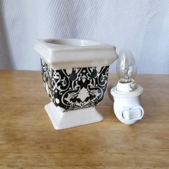 ScentSationals Scented Wax Warmer Plug-in - Damask - Picture 1 of 3